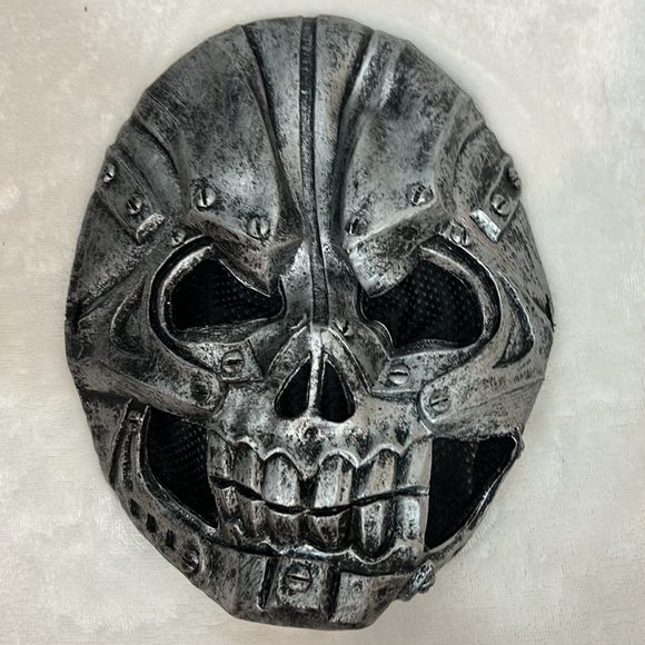 Silver Skeleton Rubber Mask - Picture 3 of 4